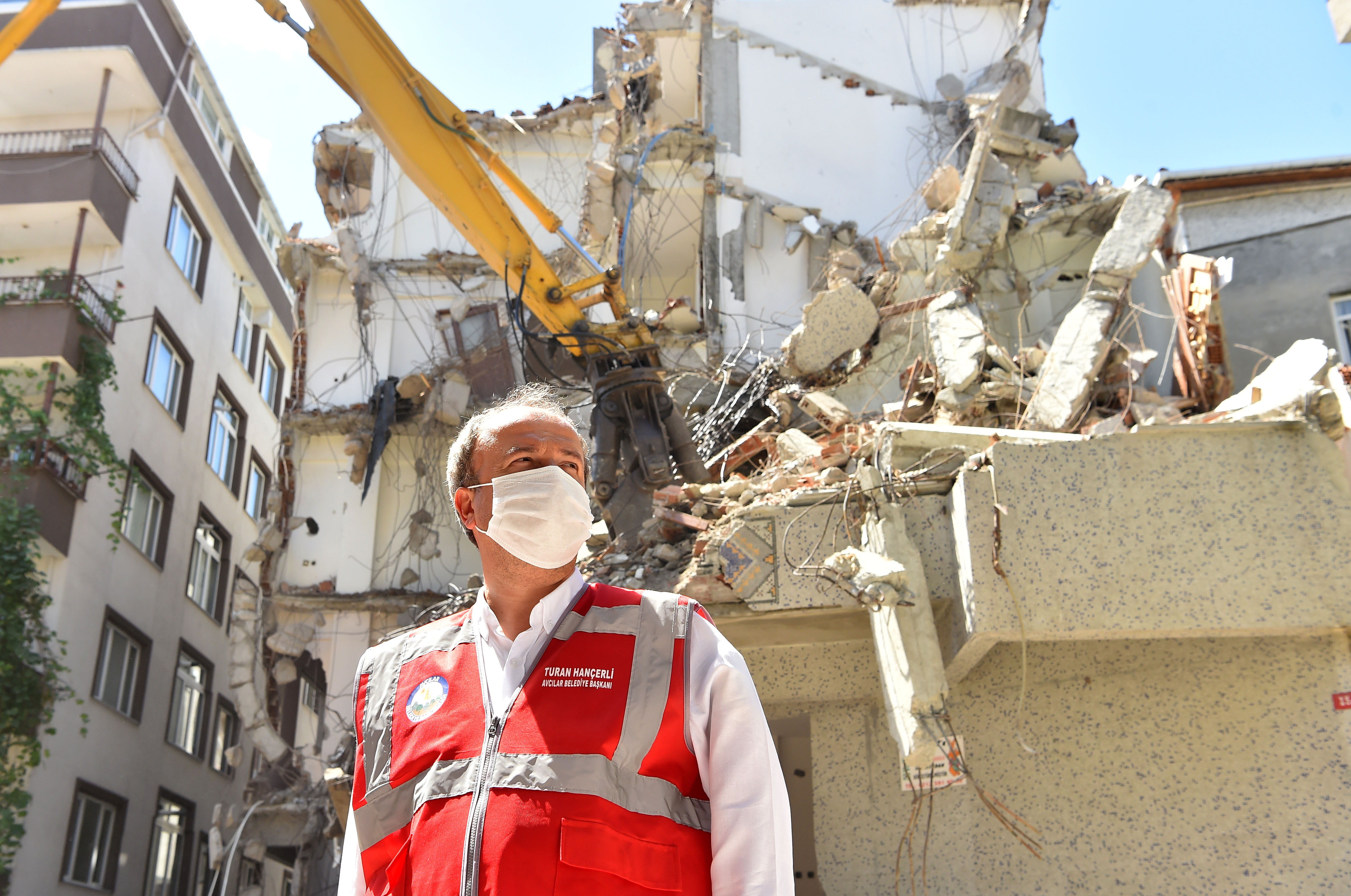 AVCILAR’DA “HAYAT KURTARMA HAREKETİ” HIZ KESMEDEN DEVAM EDİYOR