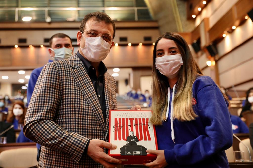 BAŞKAN İMAMOĞLU’NDAN GENÇ MESAİ ARKADAŞLARINA: “HER KAMU ÇALIŞANI GÜÇLÜ BİREYLER HALİNE GELMELİ”