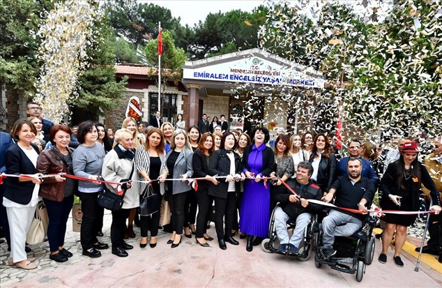 İzmir’de Başkan eşlerinden örnek dayanışma