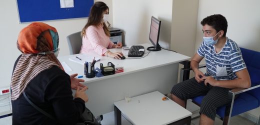 ESENYURT BELEDİYESİ’NDEN LİSELİ ADAYLARA TERCİH DESTEĞİ