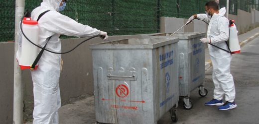 ESENYURT’TA ÇÖP KONTEYNERLERİ İLAÇLANIYOR