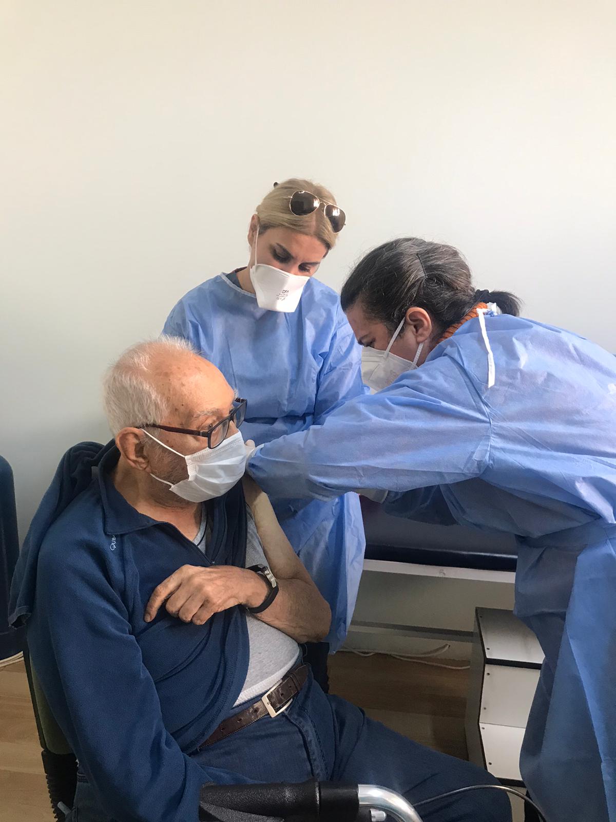 MARMARİS HUZUREVİ SAKİNLERİ AŞILANDI