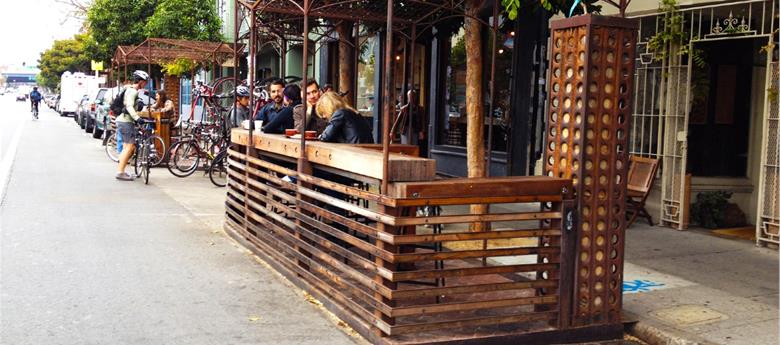 İSTANBUL’DA BİR İLK: YAYA DURAĞI!