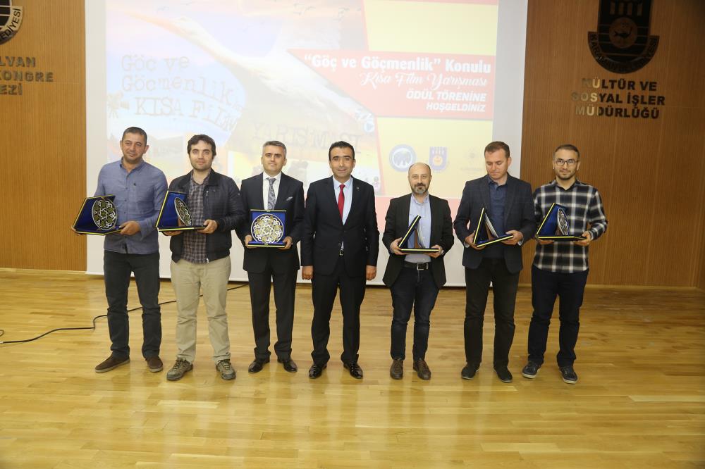 Karaman’da Kısa Film, Kompozisyon ve Hikaye yarışmasında dereceye girenlere ödülleri verildi