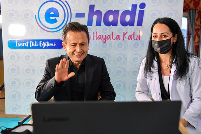 Tuzla’da Dünya Engelliler Günü’ne Özel İşaret Dili Kursu