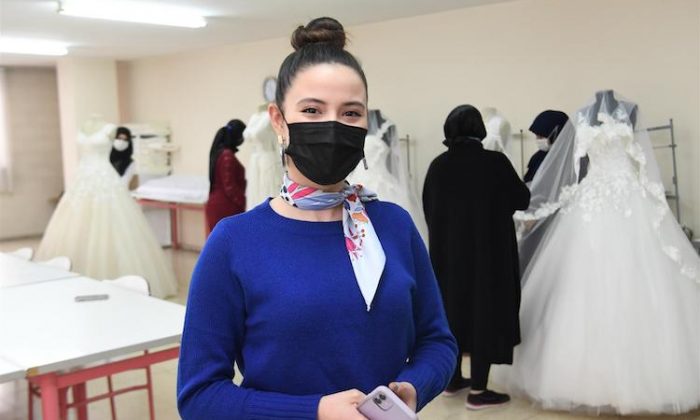 BAŞKAN YAVAŞ: AMAÇ MÜLTECİ KADINLARI EĞİTİMLERLE MESLEK SAHİBİ YAPMAK