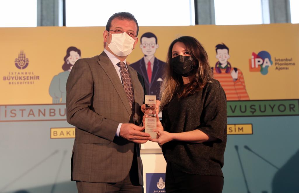 BAŞKAN İMAMOĞLU: “TÜRKİYE’NİN YAŞADIĞI OLUMSUZLUKLAR MEYDANLARDA GÖRÜLEBİLİR”