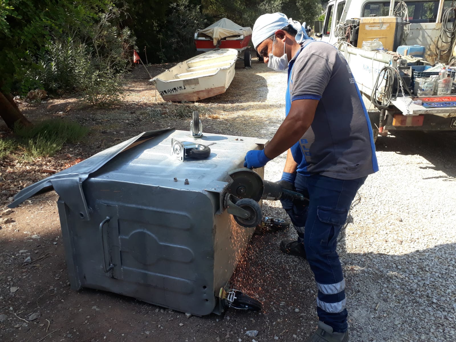 ÇÖP KONTEYNERİNDEN 400 BİN TL’LİK TASARRUF