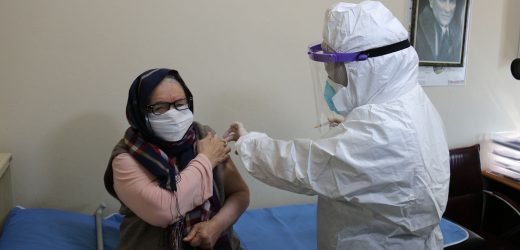 İBB’NİN YAŞ ALMIŞ MİSAFİRLERİ AŞILANDI