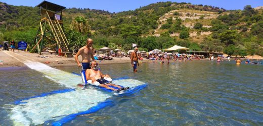 Engelsiz Plajlar İle Engeller Kalkıyor