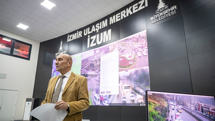 İzmir Büyükşehir Belediyesi sel felaketinde zarar gören kim varsa yanlarında olacağız