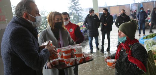 Bolu Belediyesi’nden vatandaşlara kandil lokması