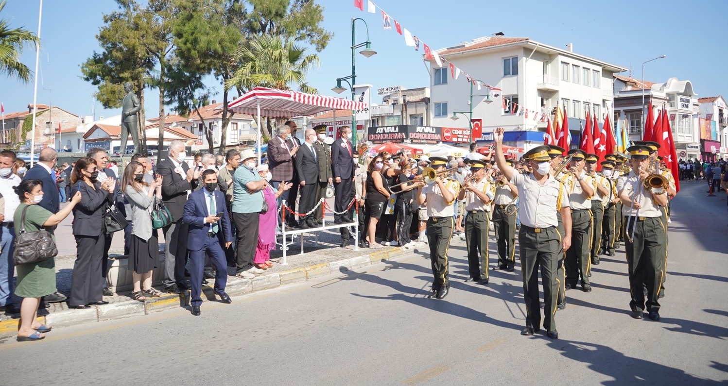 AYVALIK’IN DÜŞMAN İŞGALİNDEN KURTULUŞUNUN 99’UNCU YILI KUTLANDI