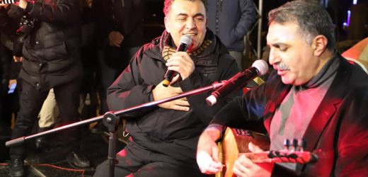 KURTULUŞ AKŞAMINA ‘ERDAL ERZİNCAN’ DAMGASI