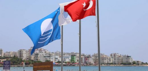 Mersin Büyükşehir’in Plajlarında Mavi Bayrak Dalgalanıyor