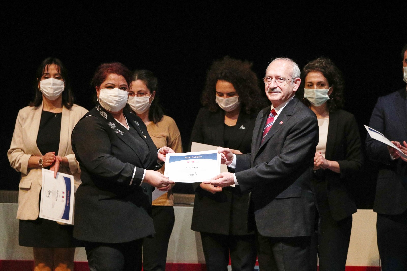 Kılıçdaroğlu’ndan Buca Belediyesi’ne sertifika onuru