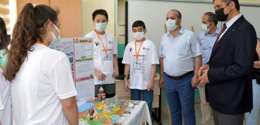 Atatürk Ortaokulu’nda TÜBİTAK 4006 Bilim Fuarı