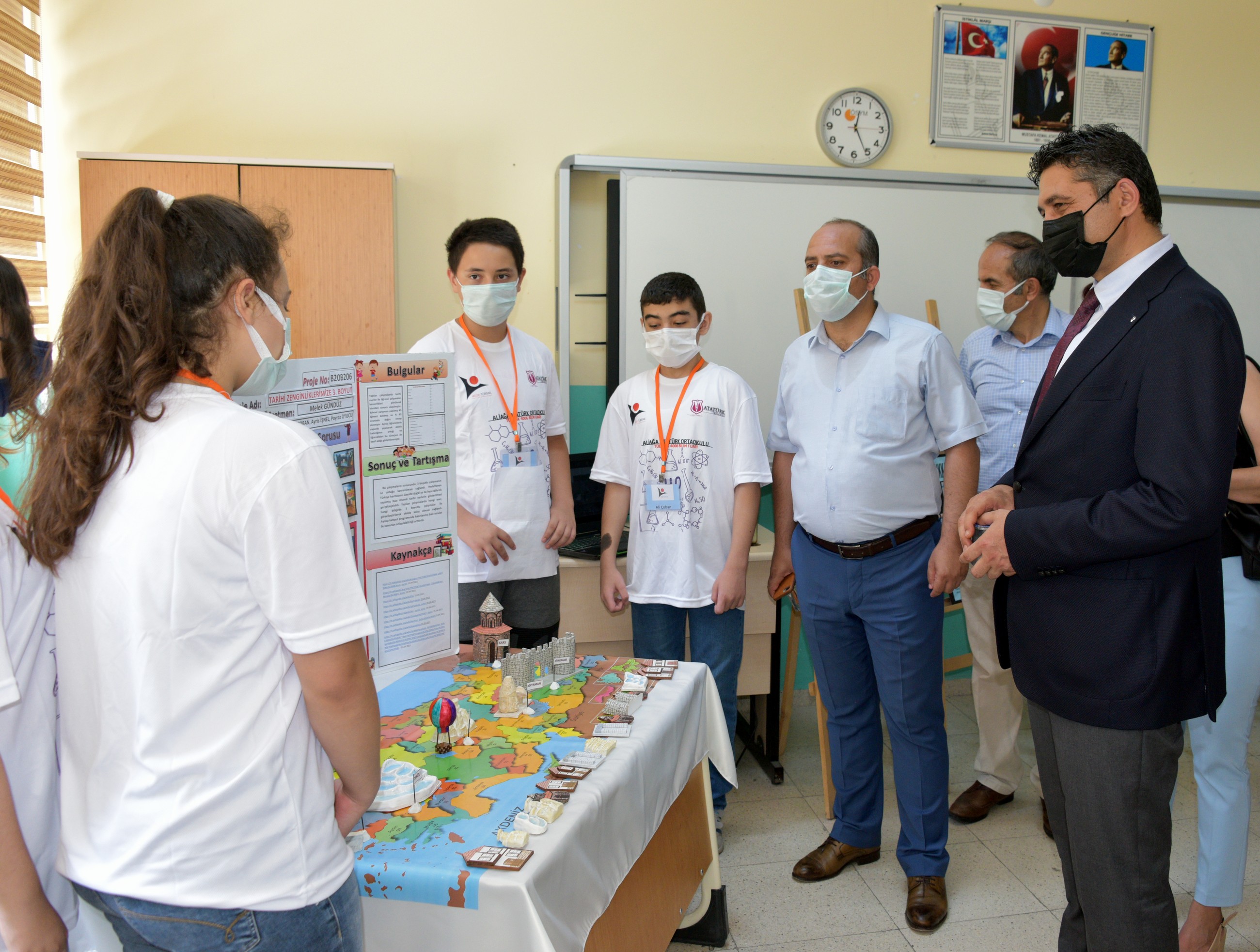 Atatürk Ortaokulu’nda TÜBİTAK 4006 Bilim Fuarı