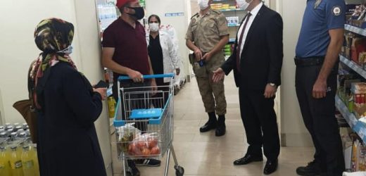 Çıldır Kaymakamı Alper TAŞ, Kovid-19 Bilgilendirme ve Denetim Faaliyetine Katıldı