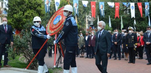 Başkan Keskin Atatürk Anıtı’na Çelenk Bıraktı