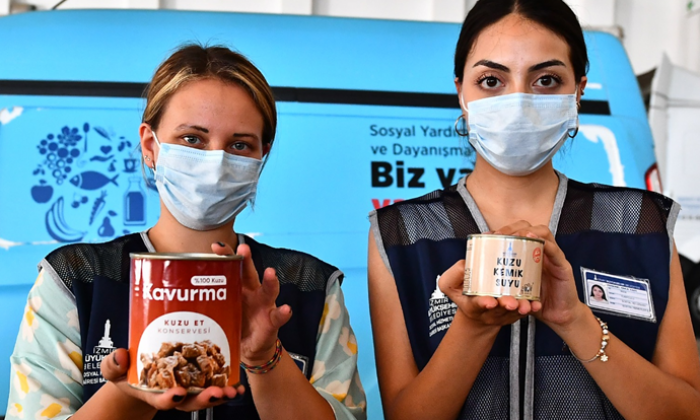 CHP’li İzmir Büyükşehir Belediyesi, Kurban Bayramı’nda Biz Varız dayanışmasını da harekete geçirdi.