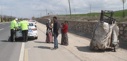 Sokağa Çıkma Yasağına Uymayan Hurda ve Geri Dönüşüm Malzemesi Toplayan Kişiye, 3 Bin Lira ‘Koronavirüs’ Cezası