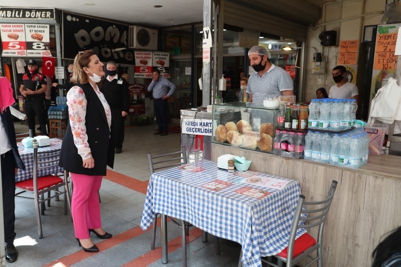 HÜRRİYET, YENİ NORMALİN İLK GÜNÜNDE ESNAFIN YANINDAYDI