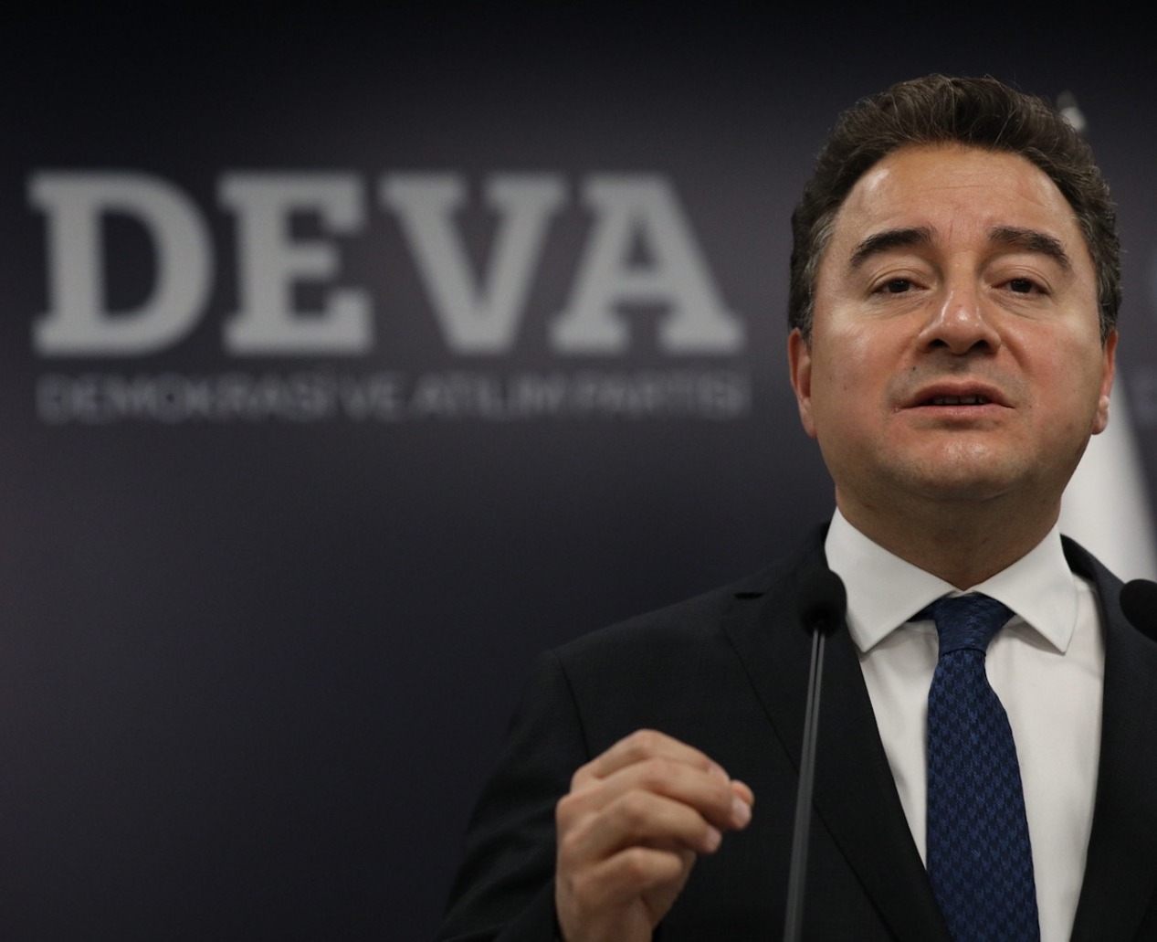 ALİ BABACAN: ‘Gençlerin kaçmak değil, yaşamak istediği bir Türkiye inşa edeceğiz’