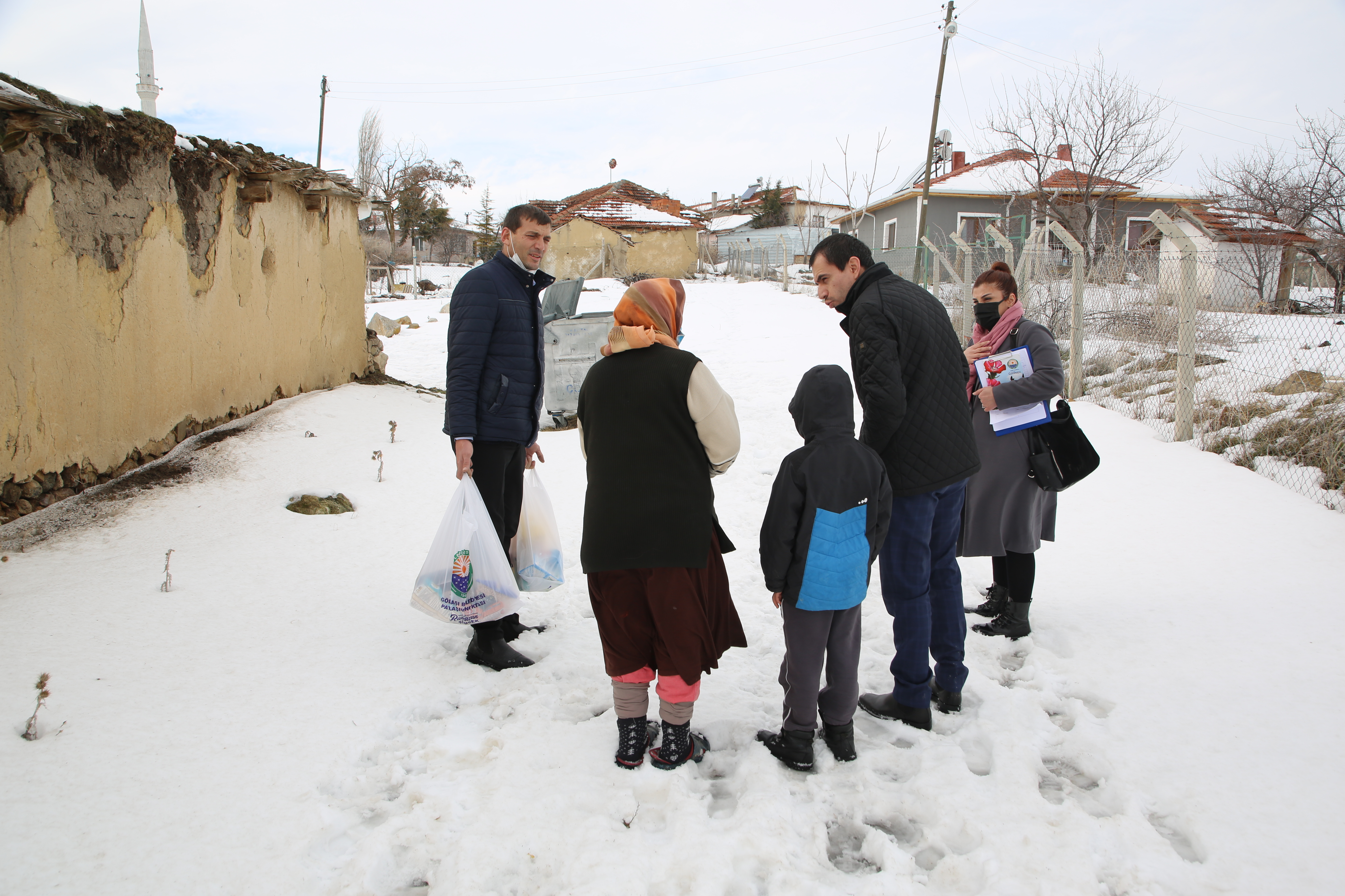 VATANDAŞ GELEMEDİ GÖLBAŞI BELEDİYESİ HİZMET İÇİN YOLA ÇIKTI