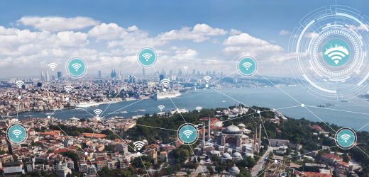 İSTANBULLULAR VE TURİSTLER ÜCRETSİZ İNTERNETİ SEVDİ