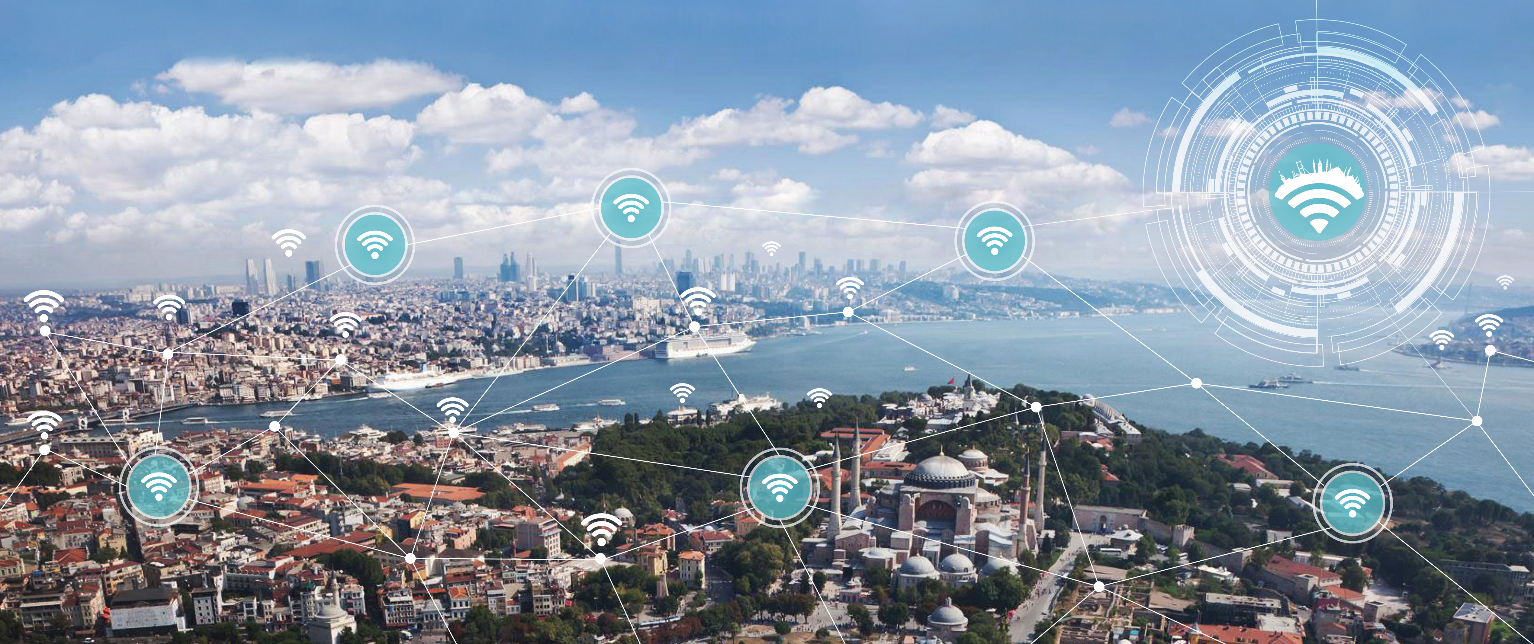 İSTANBULLULAR VE TURİSTLER ÜCRETSİZ İNTERNETİ SEVDİ