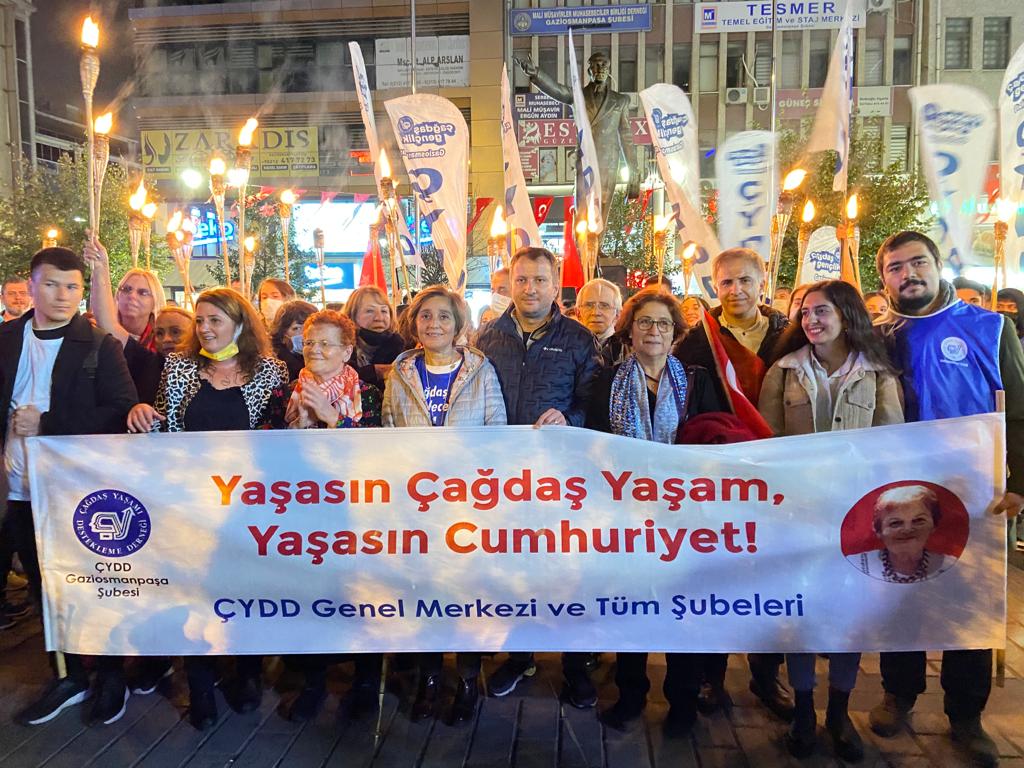 ATATÜRK’ÜN YOLUNDA, TÜRKAN SAYLAN’IN IŞIĞINDA: ÇYDD 33 YAŞINDA