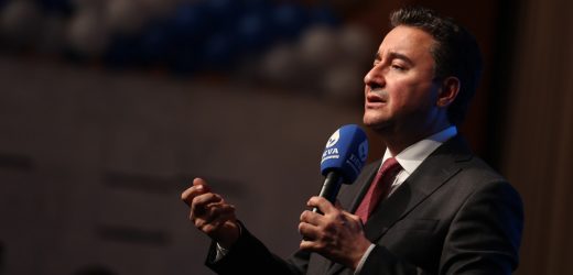 ALİ BABACAN’DAN UKRAYNA’NIN İŞGALİ ÇIKIŞI ‘Doğu’dan gelen postal seslerine alkış tutanlar, aklınızı başınıza alın’