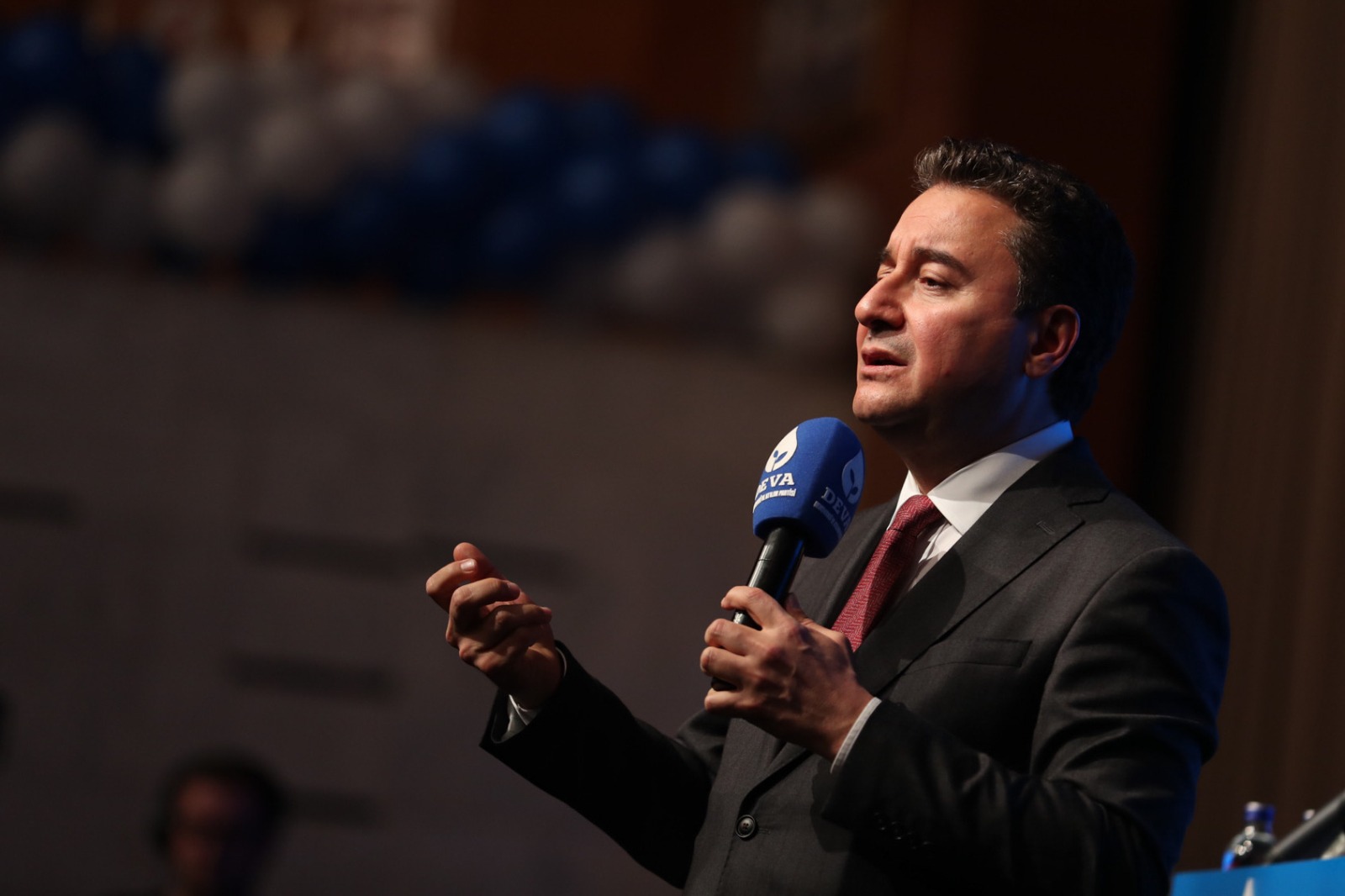 ALİ BABACAN’DAN UKRAYNA’NIN İŞGALİ ÇIKIŞI ‘Doğu’dan gelen postal seslerine alkış tutanlar, aklınızı başınıza alın’