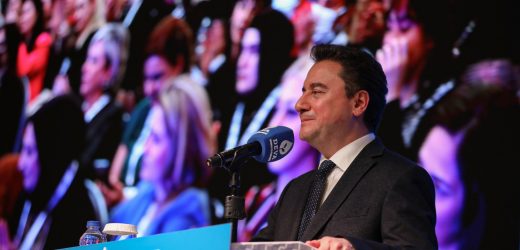 ALİ BABACAN DEVA KADINDA ZİRVESİNDE KONUŞTU ‘Kadınların mücadelesi otoriter zihniyete karşı galip gelecek’