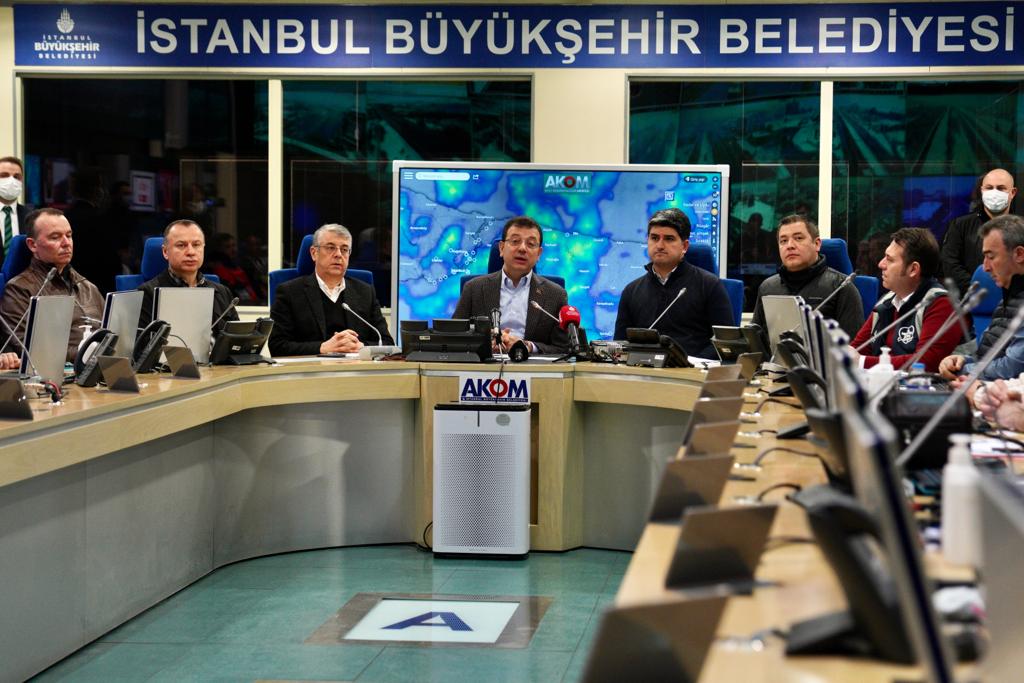 BAŞKAN İMAMOĞLU’NDAN ‘KAR TEŞEKKÜRÜ’: “SENKRONİZE ÇALIŞARAK ÇÖZÜLEMEYECEK SORUN YOK”