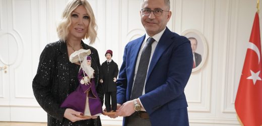 ÜSKÜDAR BELEDİYE BAŞKANI HİLMİ TÜRKMEN: “ENGEL İNSANLARIN ZİHİNLERİNDE”