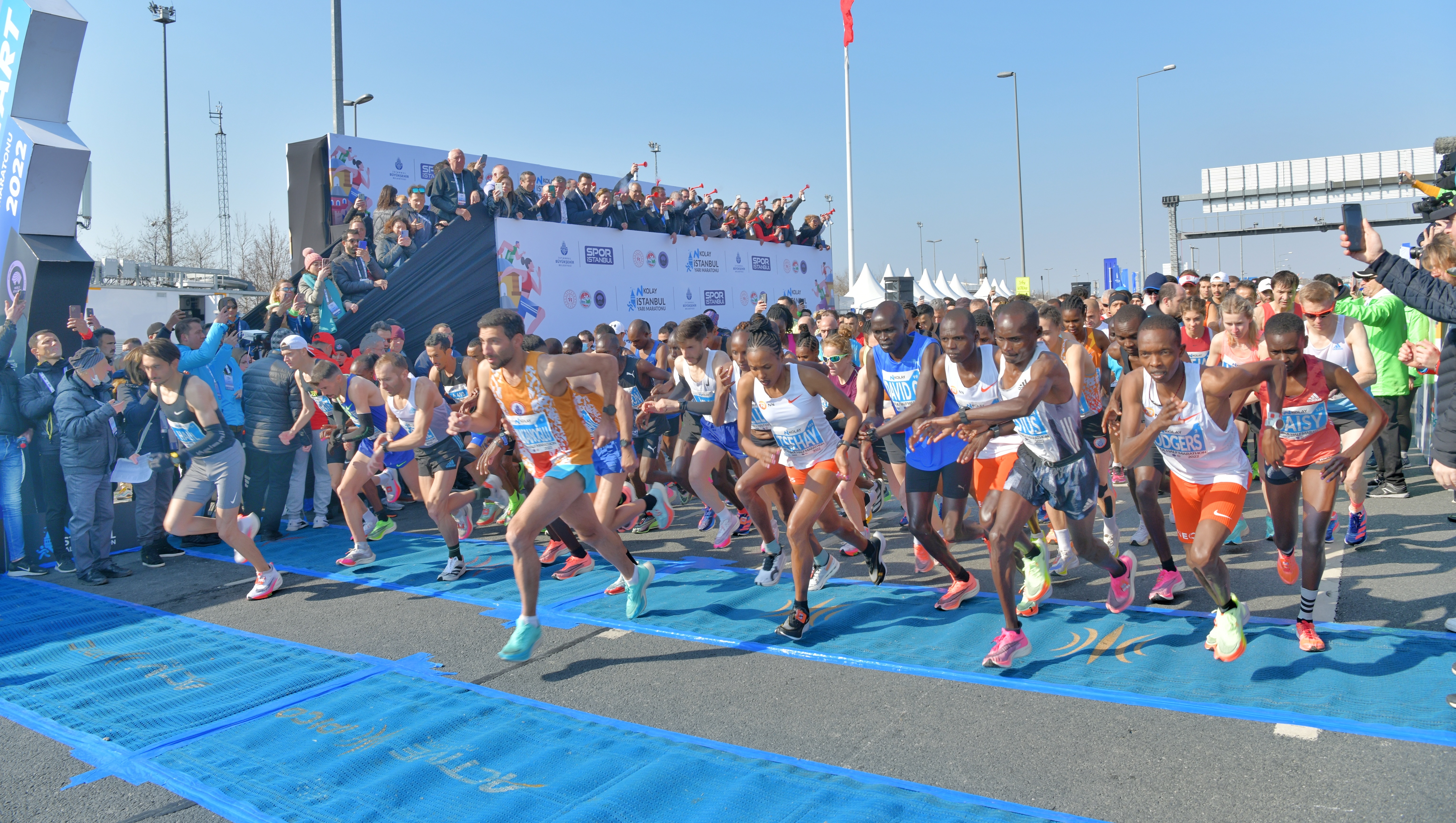 N Kolay 17. İstanbul Yarı Maratonu’nda start verildi