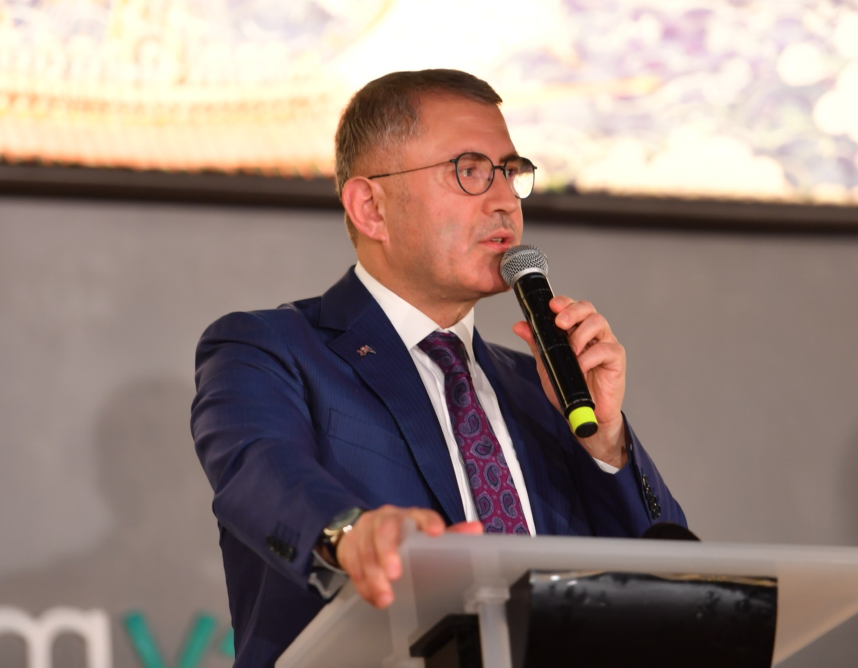 ÜSKÜDAR BELEDİYESİ, İSTANBULLULARI DENİZLER MÜREKKEP OLSA HAT SERGİSİ’NDE BULUŞTURDU