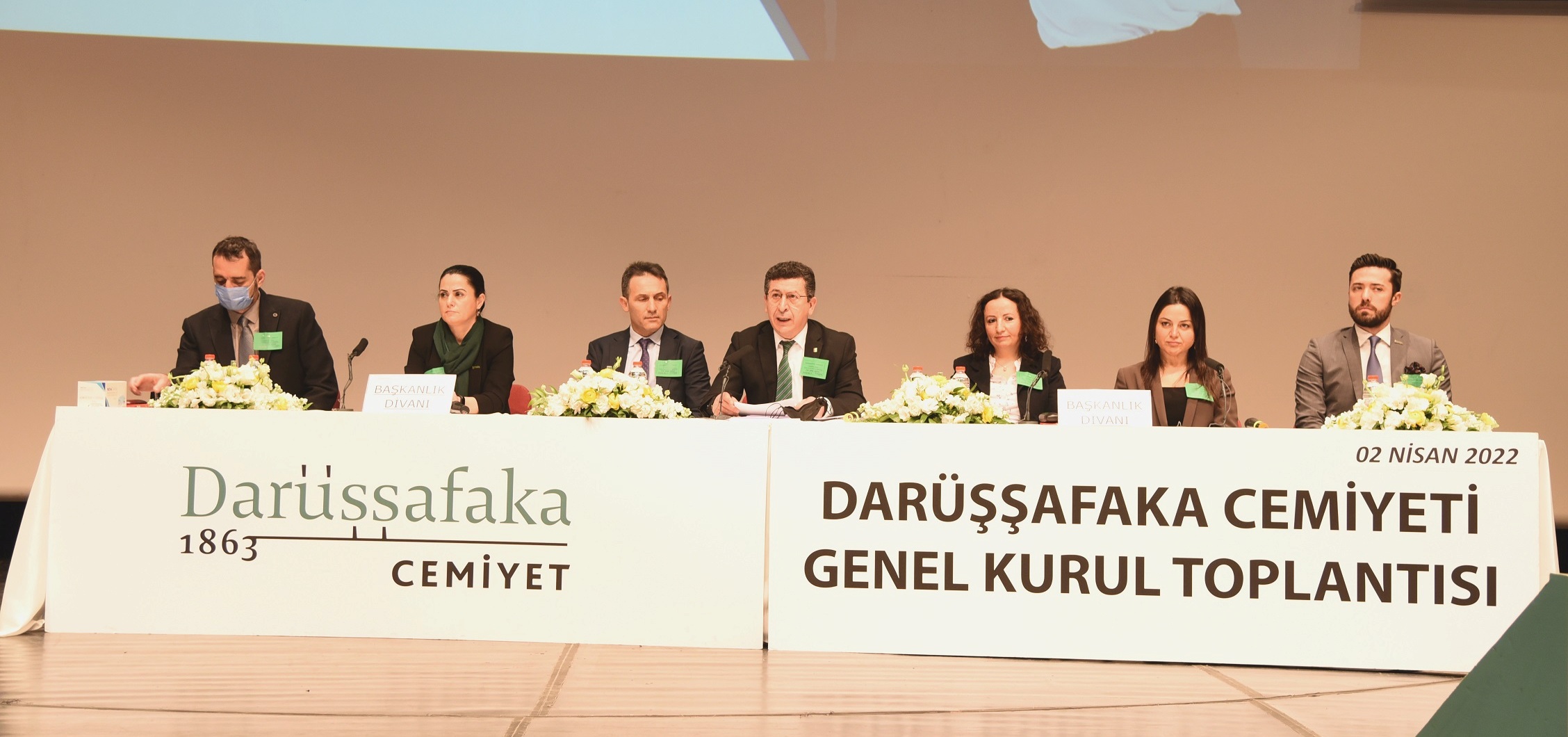 DARÜŞŞAFAKA’DA BAYRAK DEĞİŞİMİ