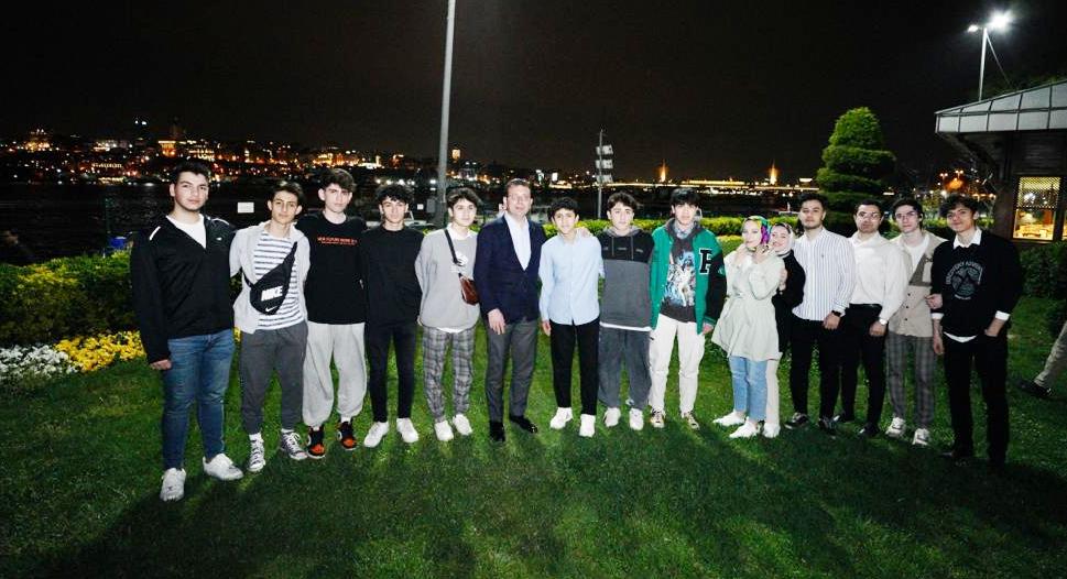 İMAMOĞLU: GENÇLER, BÜYÜKLERİN ÖN YARGILARINI ZİHİNLERİNDEN SİLMİŞ