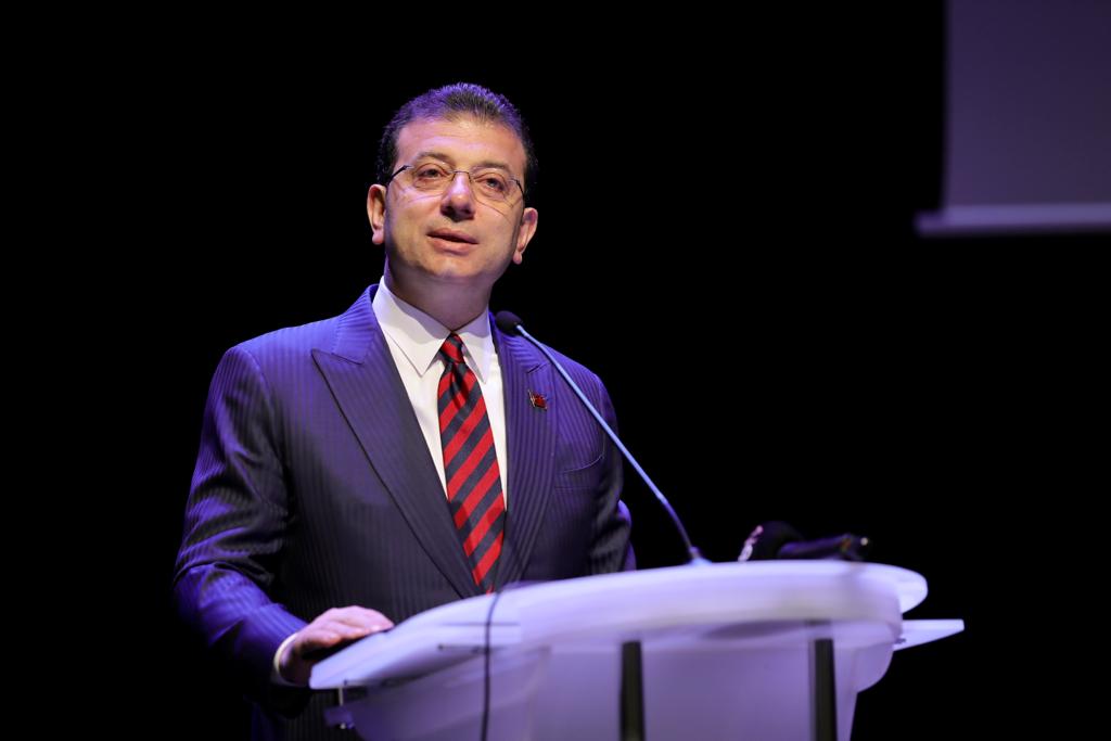 BAŞKAN İMAMOĞLU’NDAN GENÇLERE: BİR REFORM YAPACAKSAK, ANA UNSUR SİZSİNİZ