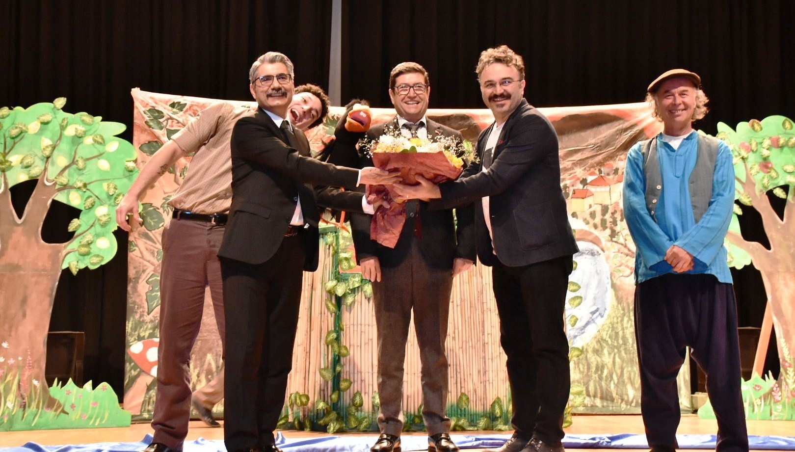 GELECEĞİN TARIM DEDEKTİFLERİ TİYATRODA BULUŞTU…