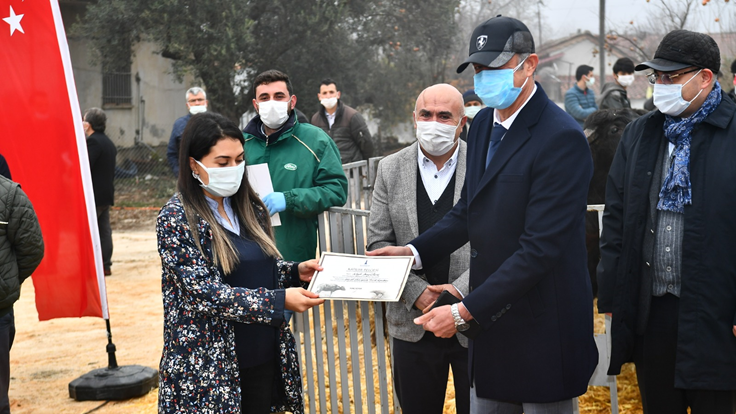 Büyükşehir’in Tire’de yaptığı çalışmaları anlattı “Mandacılık yeniden canlanacak”