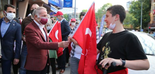 BAYRAMPAŞA’DA İSTİKLAL MARŞI 19 MAYIS İÇİN OKUNDU