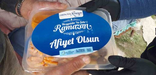 BAŞKAN GÜLER AŞEVİNDE KAZANLAR ONLAR İÇİN KAYNIYOR