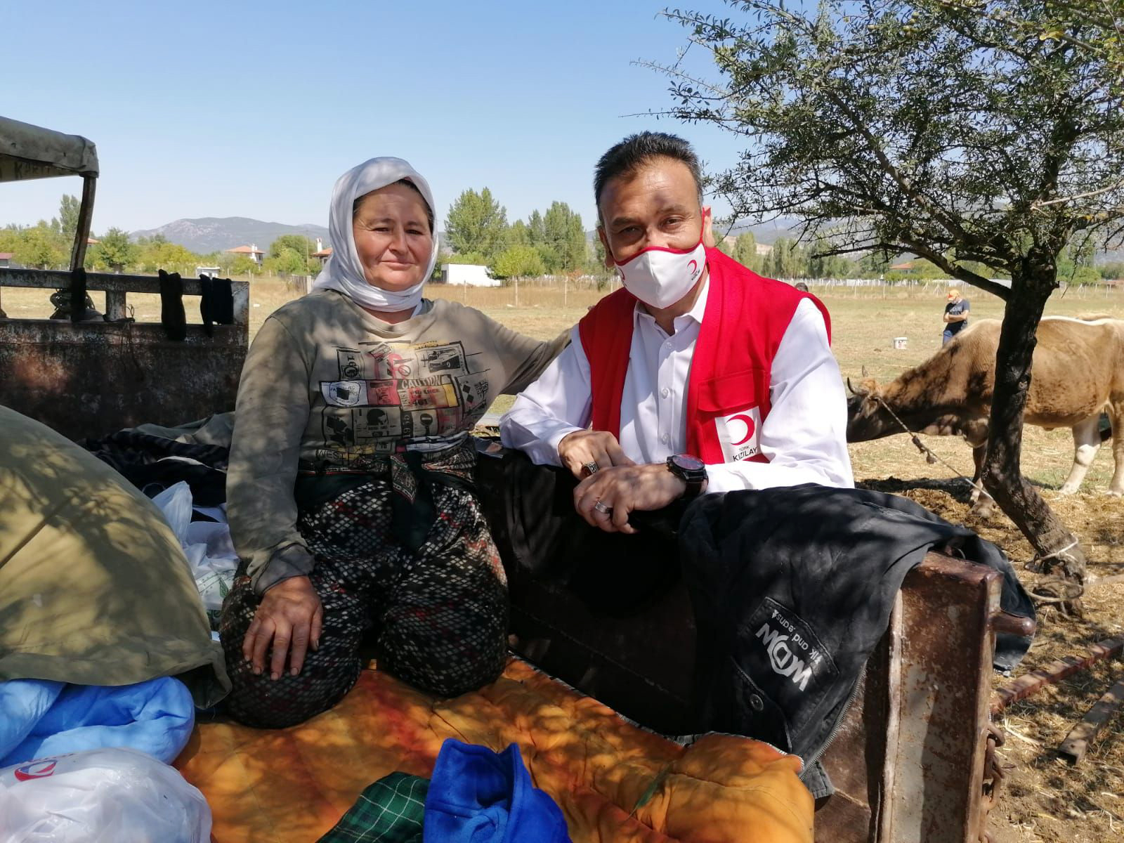 EVİ YANAN AİLEYE KIZILAY’DAN YARDIM…