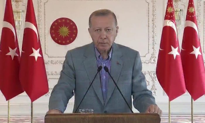 İstanbul Sakarya İzmit otobanı Cumhurbaşkanı Recep Tayyip Erdoğan tarafından video konferansla törenle hizmete açıldı