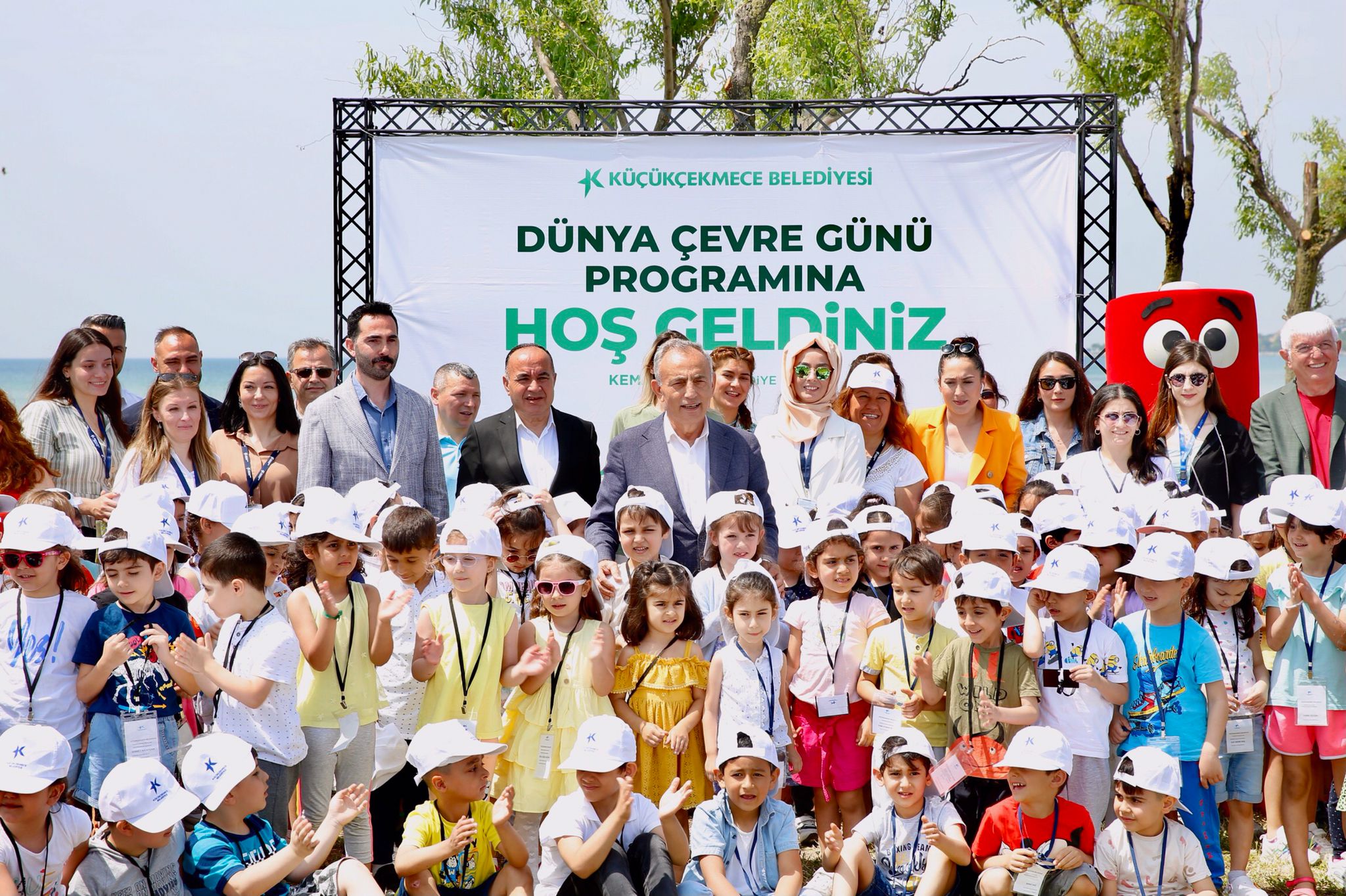 KÜÇÜKÇEKMECE’DE ÇOCUKLAR, ÇEVRE ETKİNLİKLERİNDE HEM EĞLENDİ HEM ÖĞRENDİ