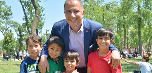 ÇOCUKLAR BAHAR ŞENLİĞİNDE DOYASIYA EĞLENDİ